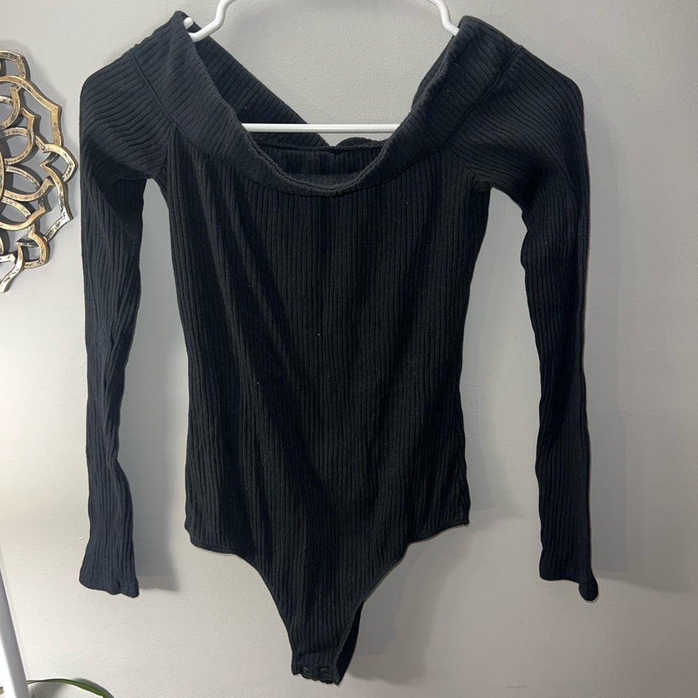 Hollister Off the shoulder black bodysuit long sleeve